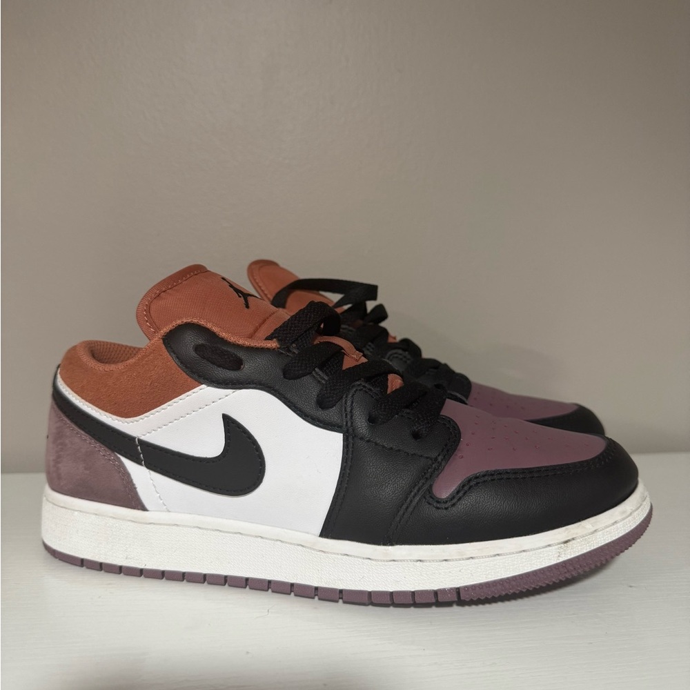 AIR JORDAN 1 LOW SE 
"SKY J MAUVE"